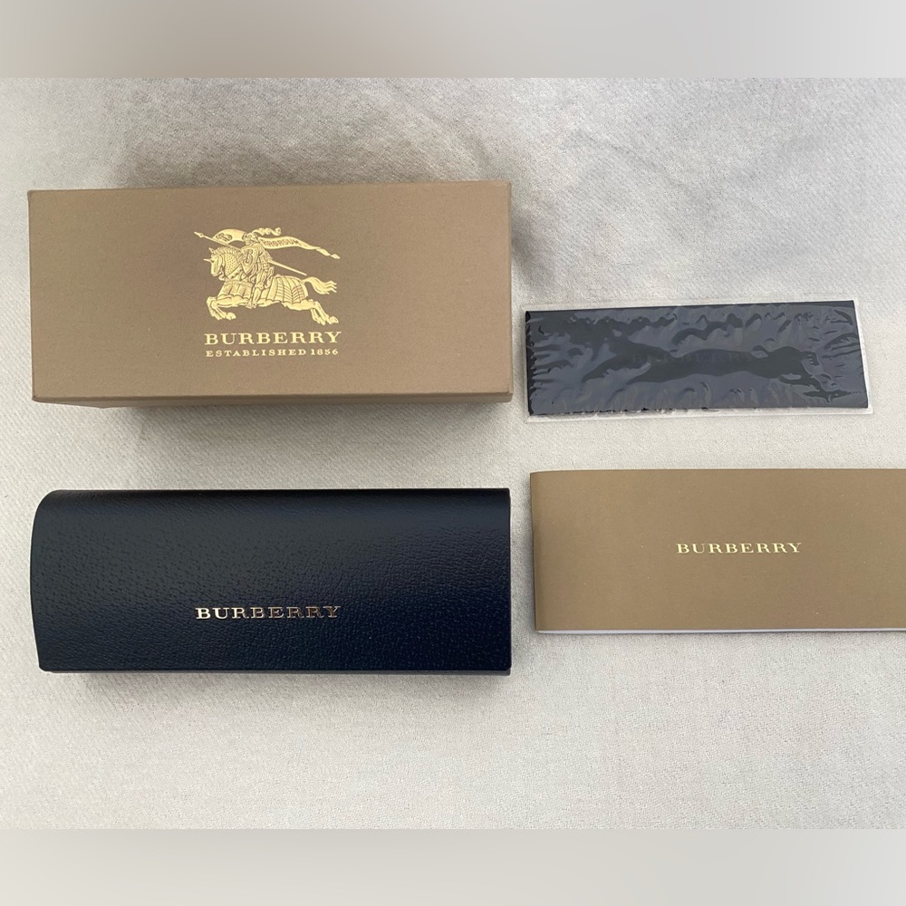 Burberry Sunglasses case
